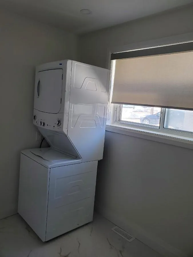 Homestay Maxwell Esabu Apartment Toronto