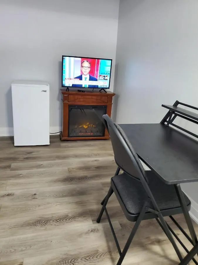 Maxwell Esabu Apartment Toronto Homestay