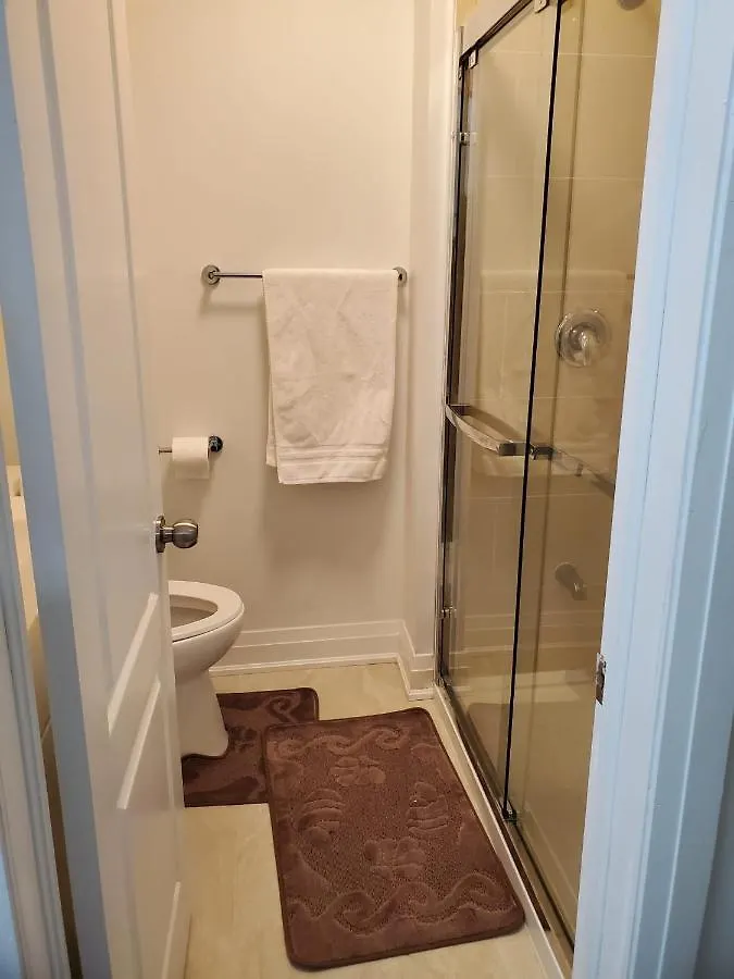 Homestay Maxwell Esabu Apartment Toronto Canada