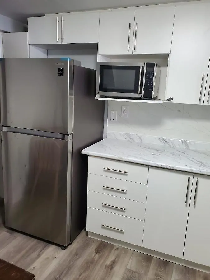 Homestay Maxwell Esabu Apartment Toronto